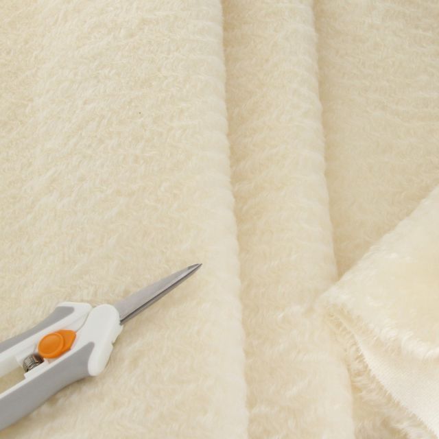 13mm Antique Finish Ivory Mohair