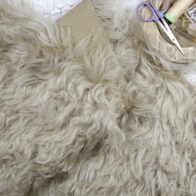 Very Long Swirled Soft Rye Mohair